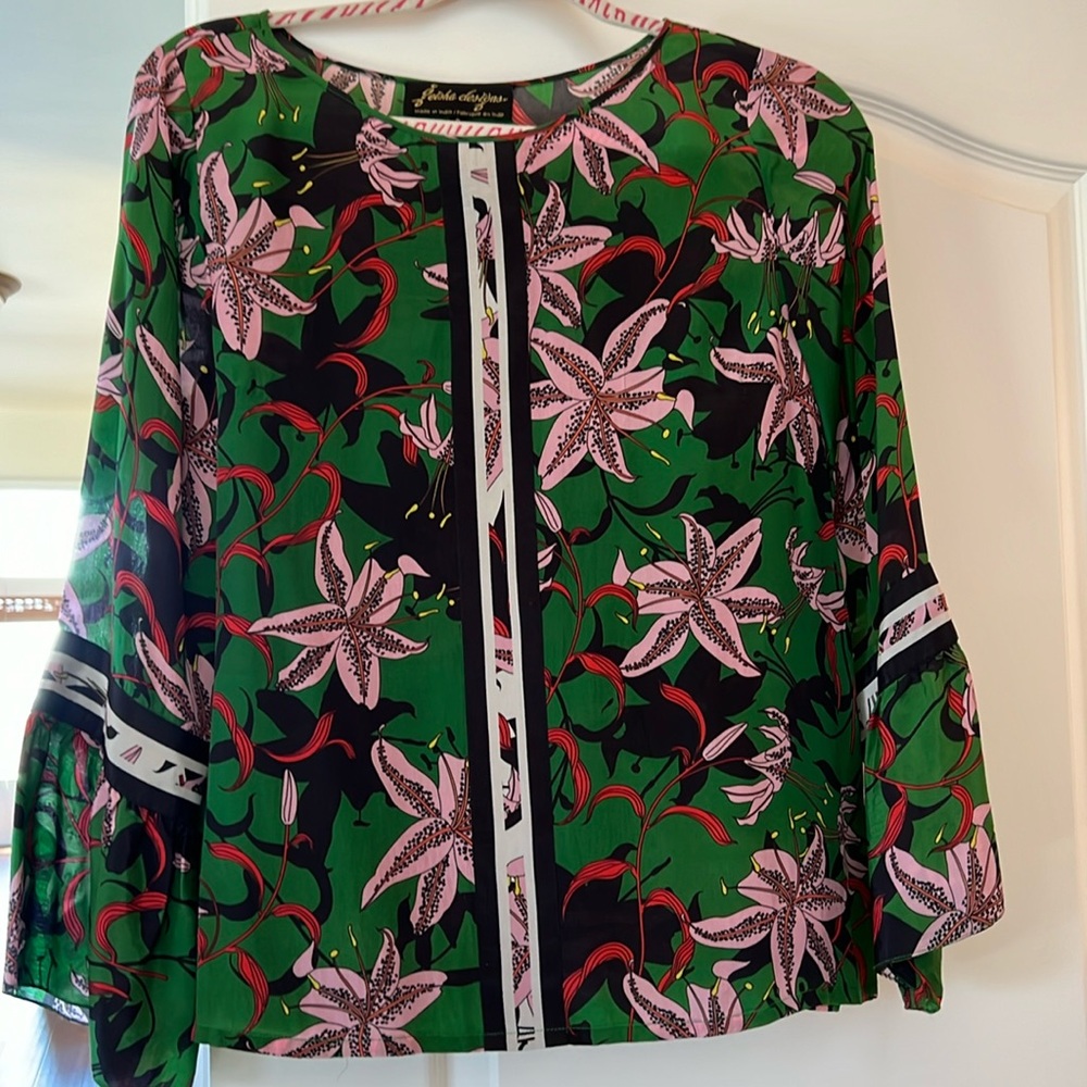 Geisha Designs 100% silk beautiful top.
